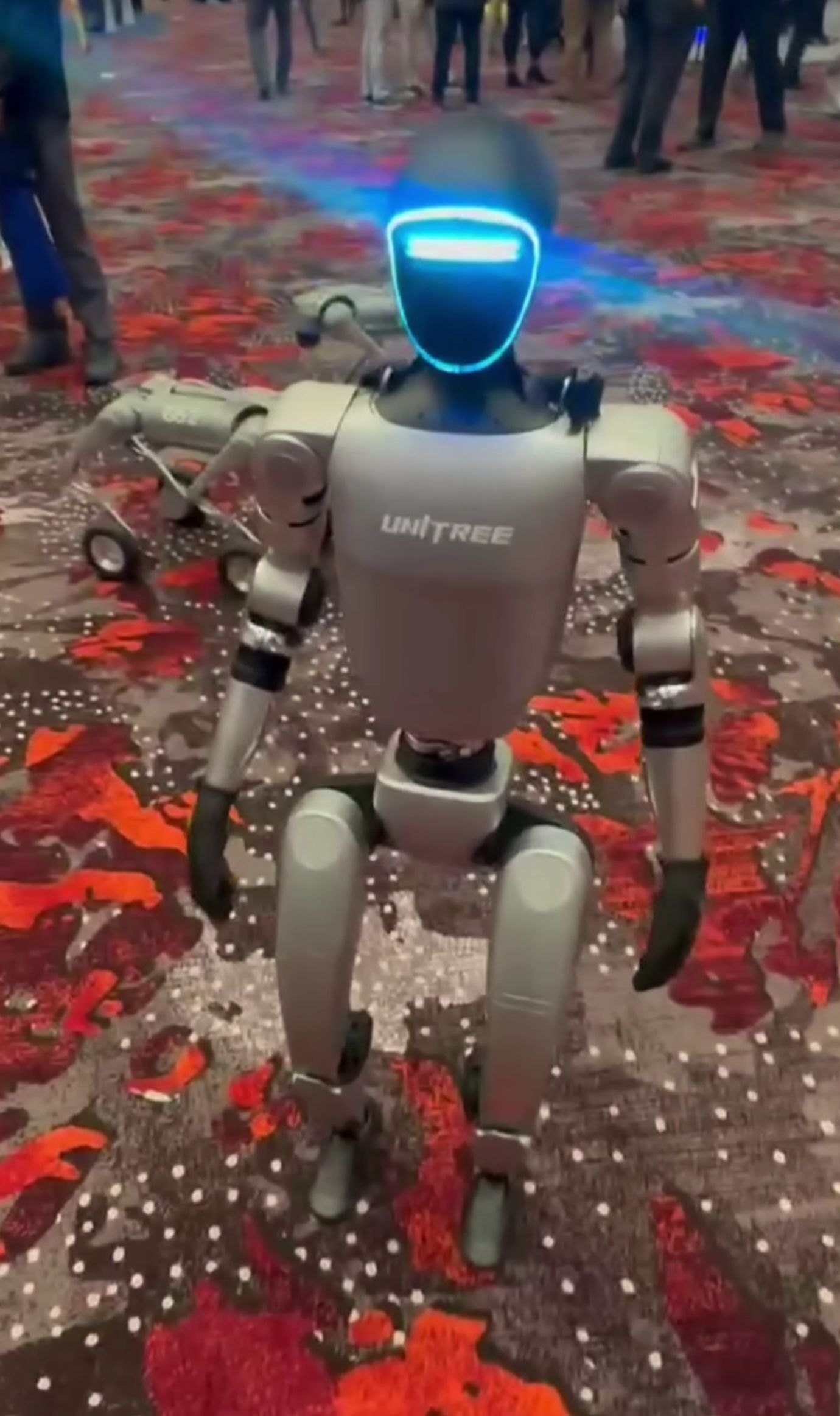 Robot umanoide Unitree in esposizione tecnica