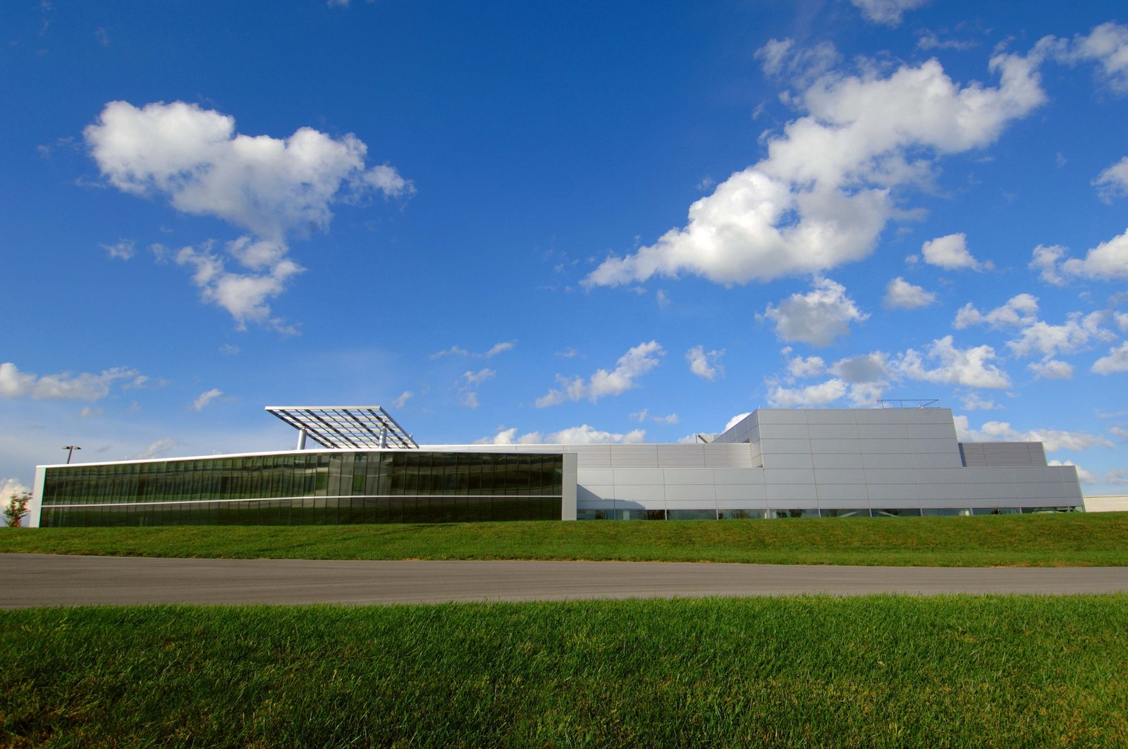 Stabilimento moderno per produzione sterile e biomanufacturing avanzato