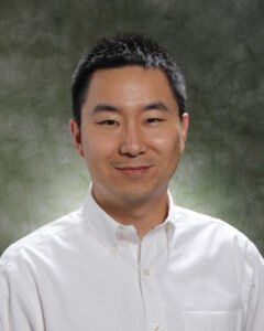 Ritratto del ricercatore Shiqi Zhang di Binghamton University