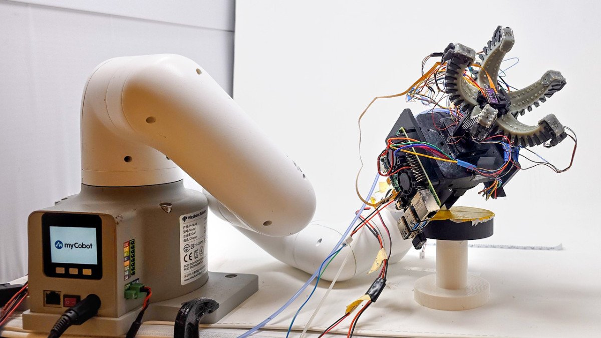 Prototipo di braccio robotico con gripper morbido per la raccolta di frutta delicata