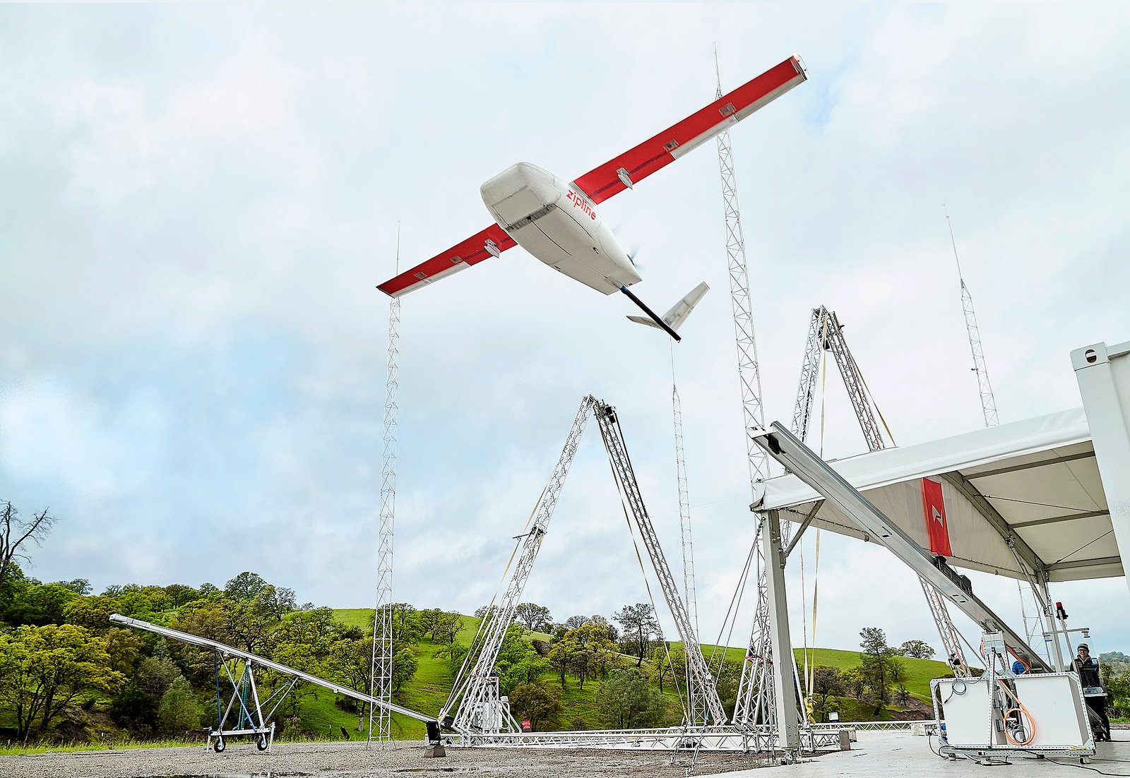 Lancio di drone medicale in infrastruttura dedicata come riferimento alla logistica sanitaria aerea
