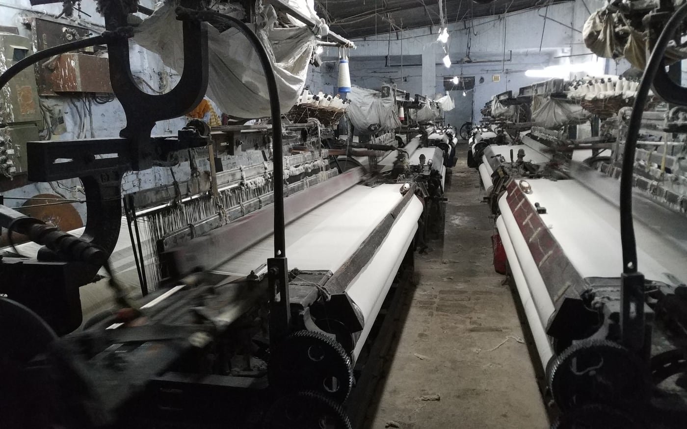Produzione tessile con materiali deformabili per automazione robotica