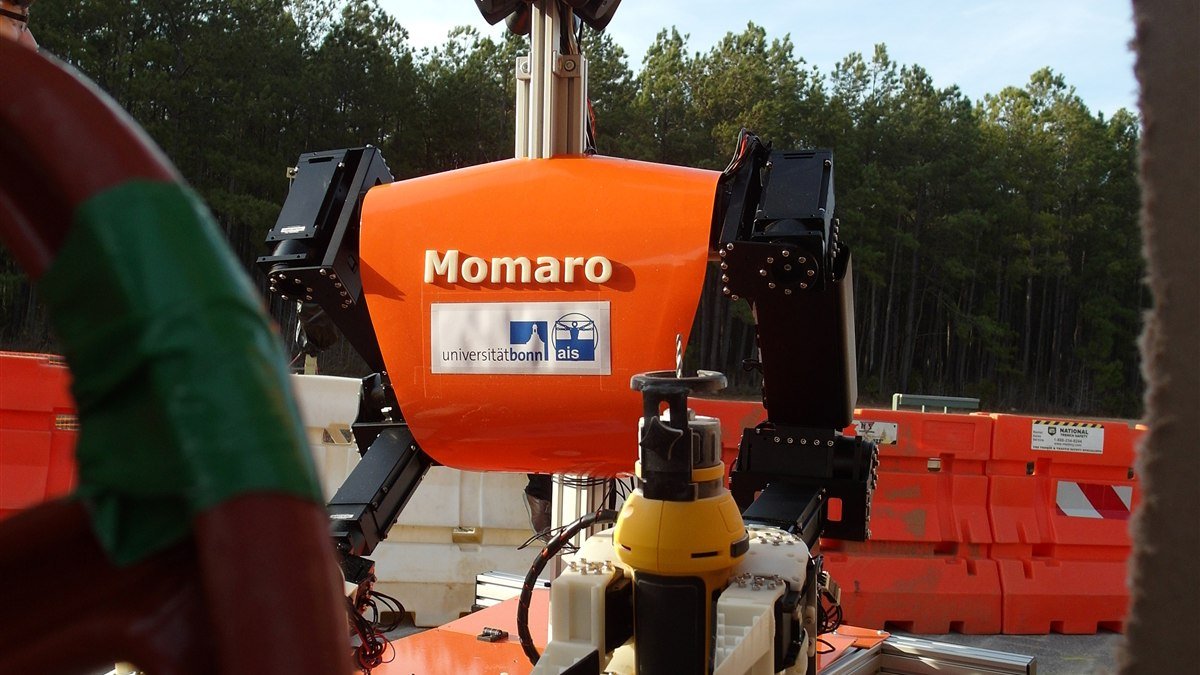 Robot mobile con manipolatore per task complessi di physical AI e recovery