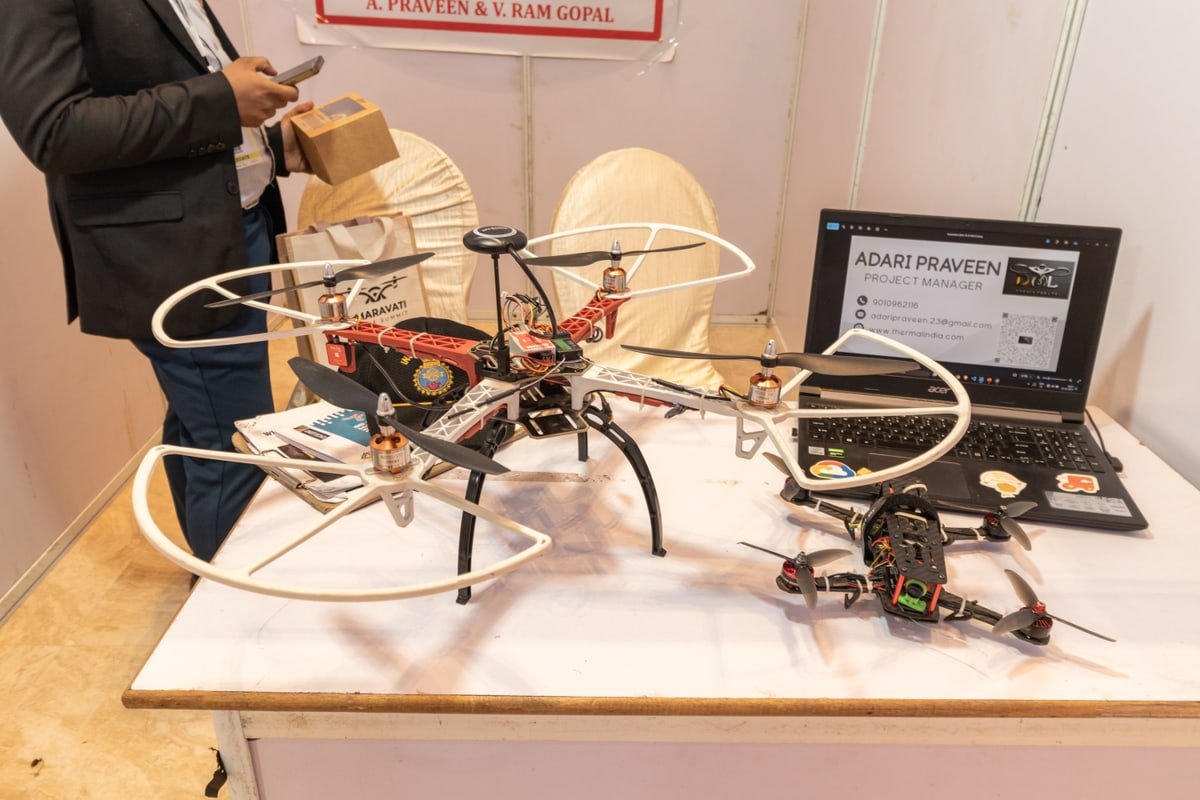 Drone con payload termico per ispezione industriale e raccolta dati visivi