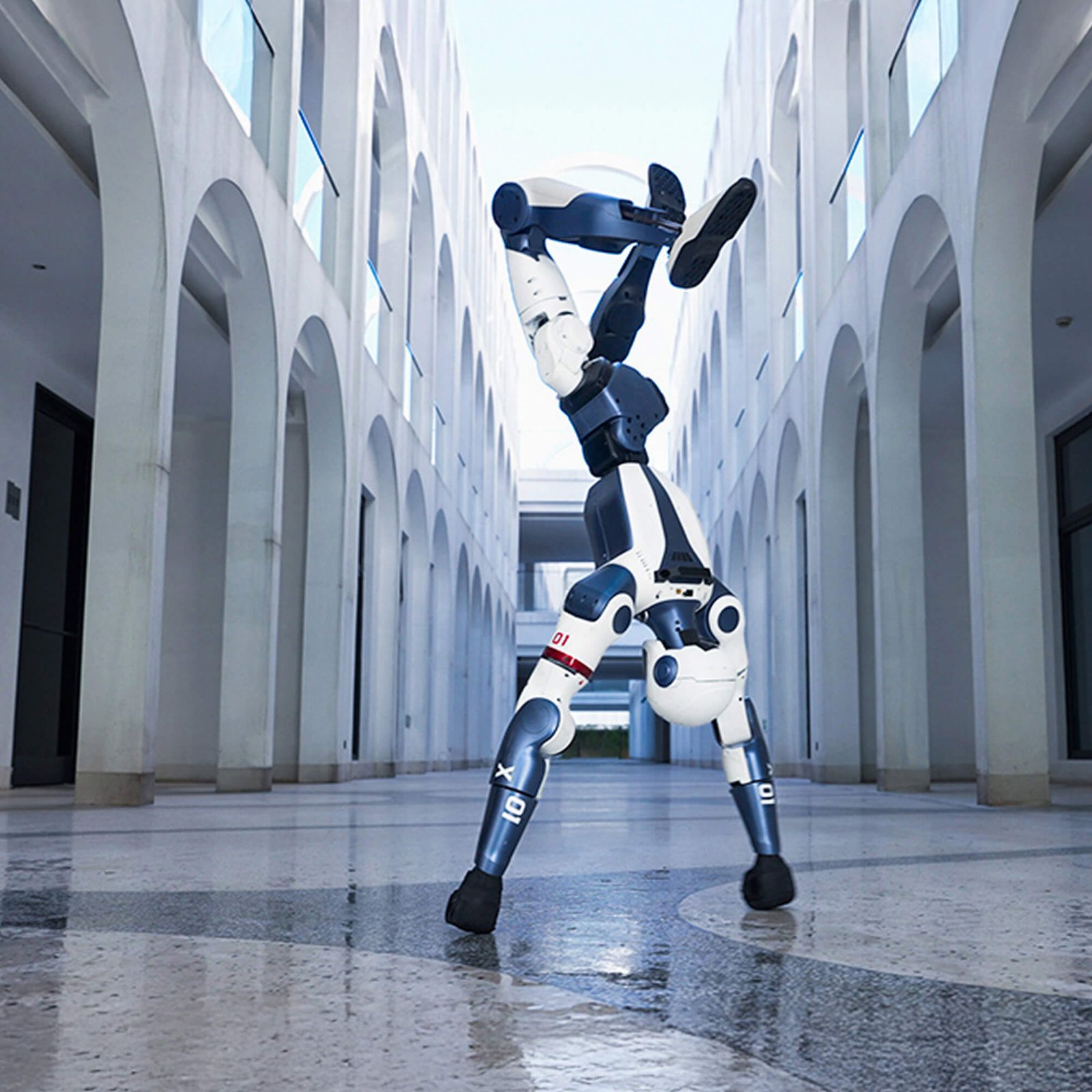 Unitree R1 robot umanoide leggero per didattica e demo dettaglio 2